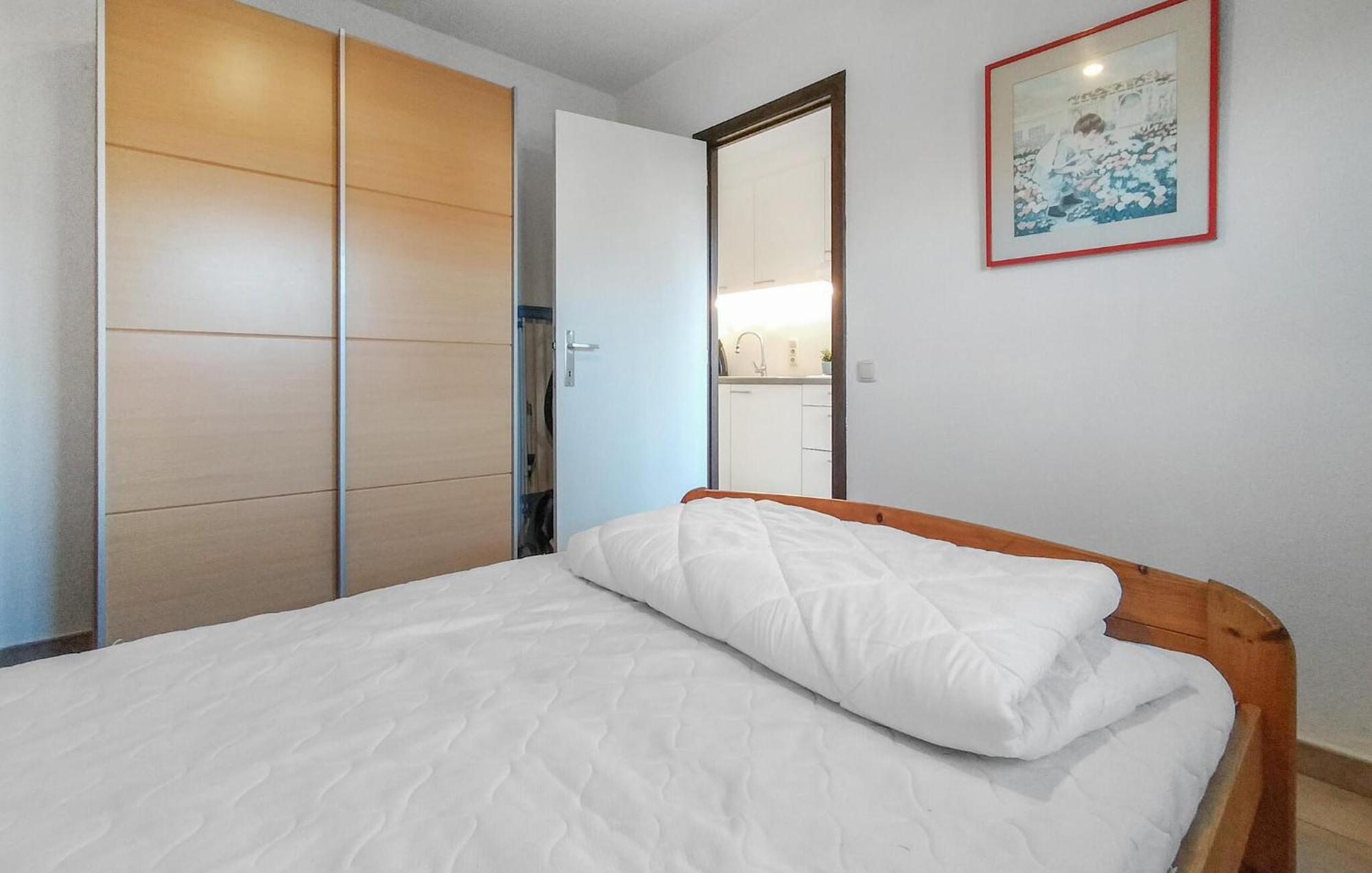 Beautiful Apartment In Bredene With Kitchen 외부 사진